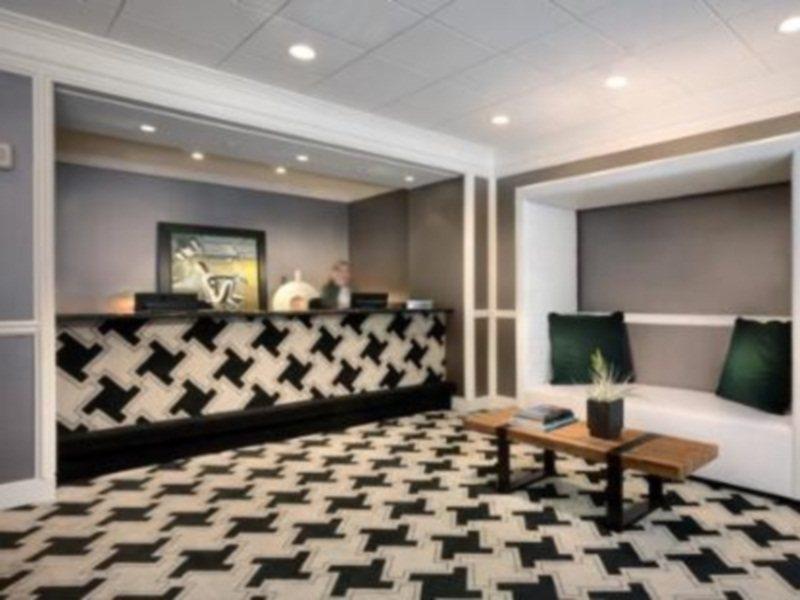 Union Square Boutique Hotel Lobby — Tourist + Business Foot Traffic Vending Machine Location