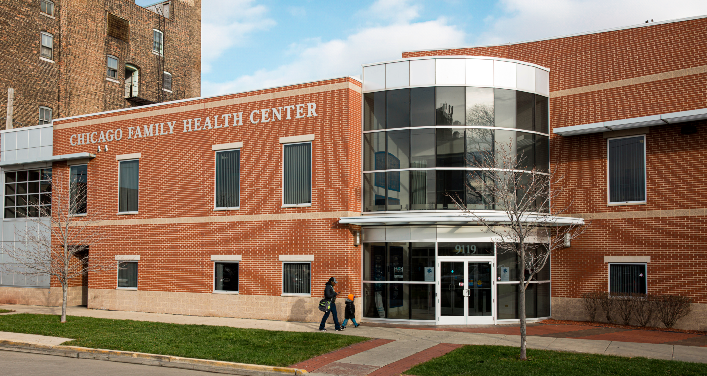 South Chicago Health Center Lobby — Community Clinic Traffic Vending Machine Location